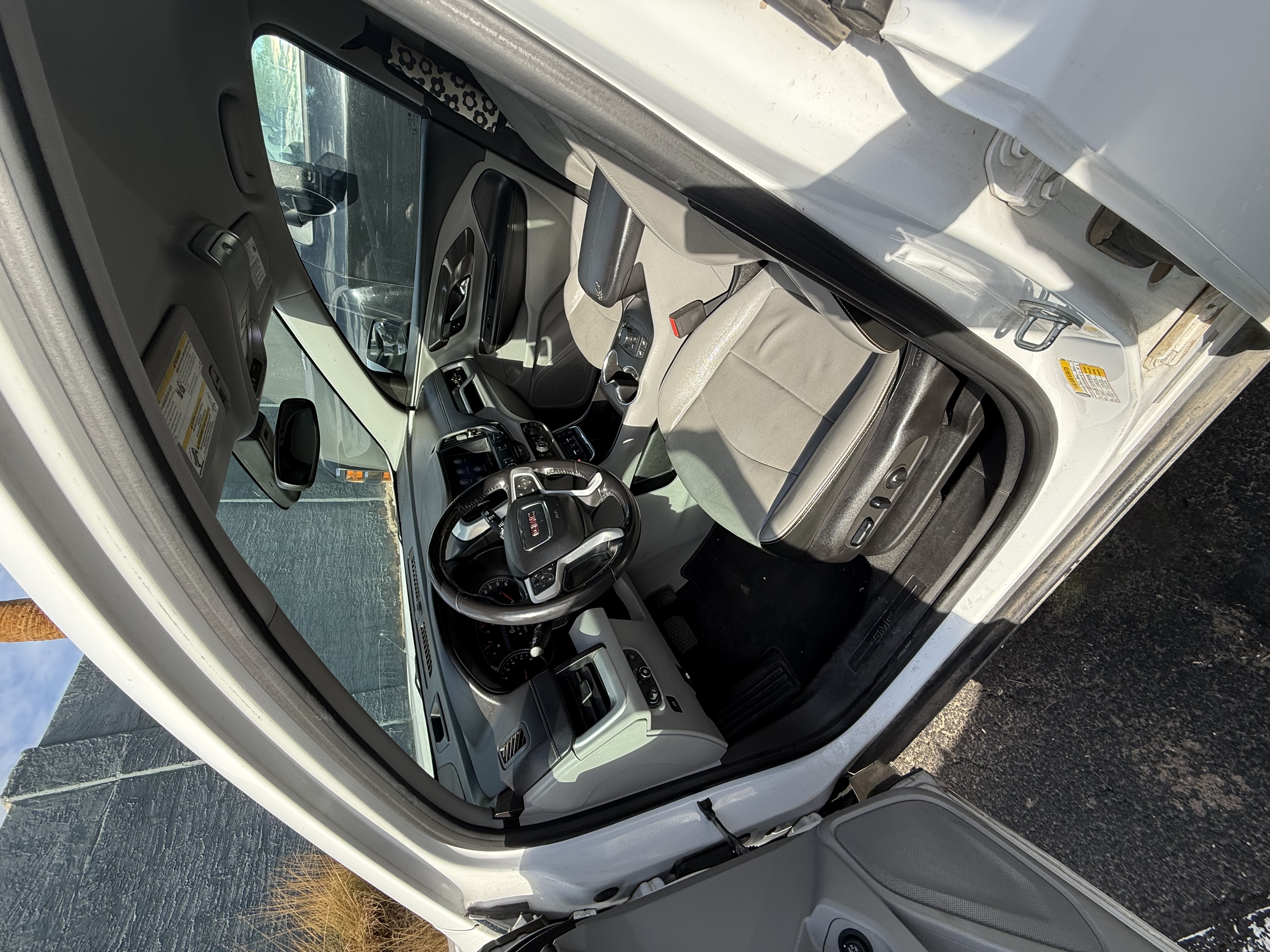 Used 2019 GMC Terrain SLT w/ Preferred Package FWD image 4