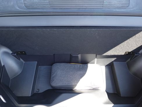 Used 2023 Rivian R1S Adventure image 15