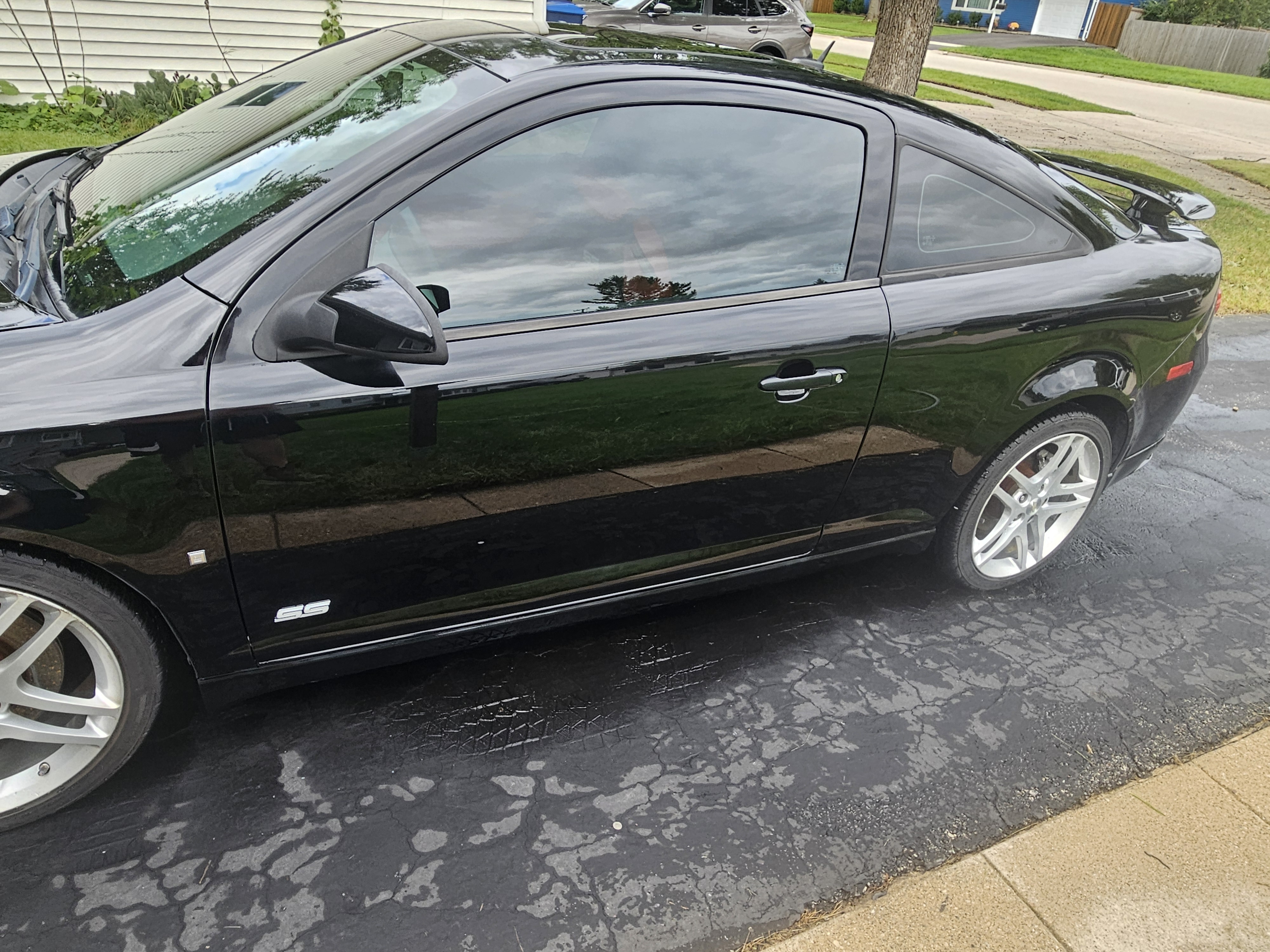 Used 2009 Chevrolet Cobalt SS FWD image 2