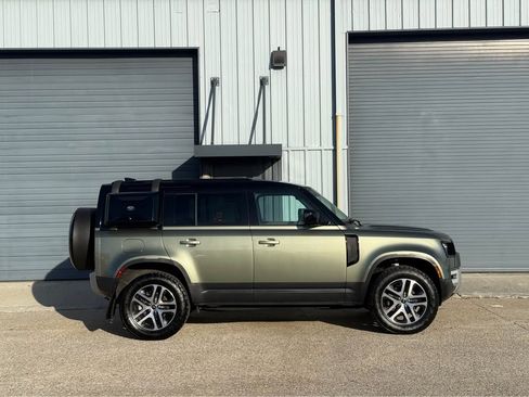 Used 2024 Land Rover Defender 110 S image 19