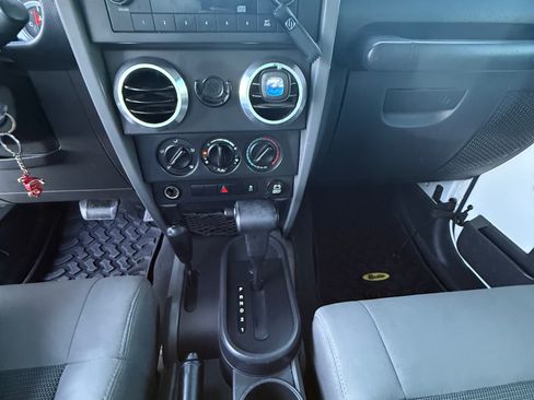 Used 2010 Jeep Wrangler Unlimited Sport AWD/4WD image 22
