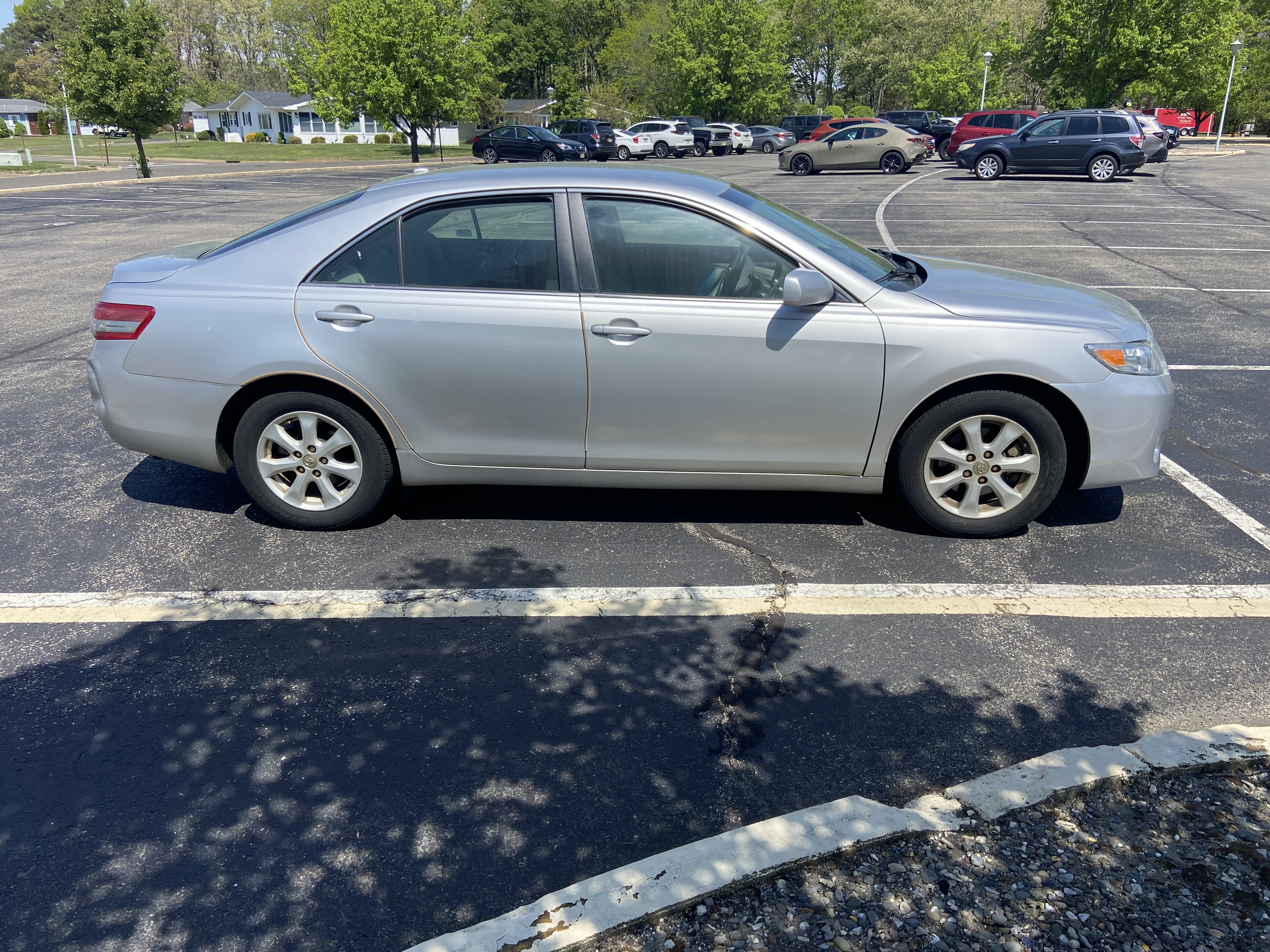 Used 2011 Toyota Camry LE w/ LE Extra-Value Pkg FWD image 2