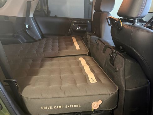 Used 2022 Toyota 4Runner TRD Off-Road Premium AWD/4WD image 14