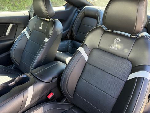 Used 2022 Ford Mustang Shelby GT500 w/ Technology Package image 14