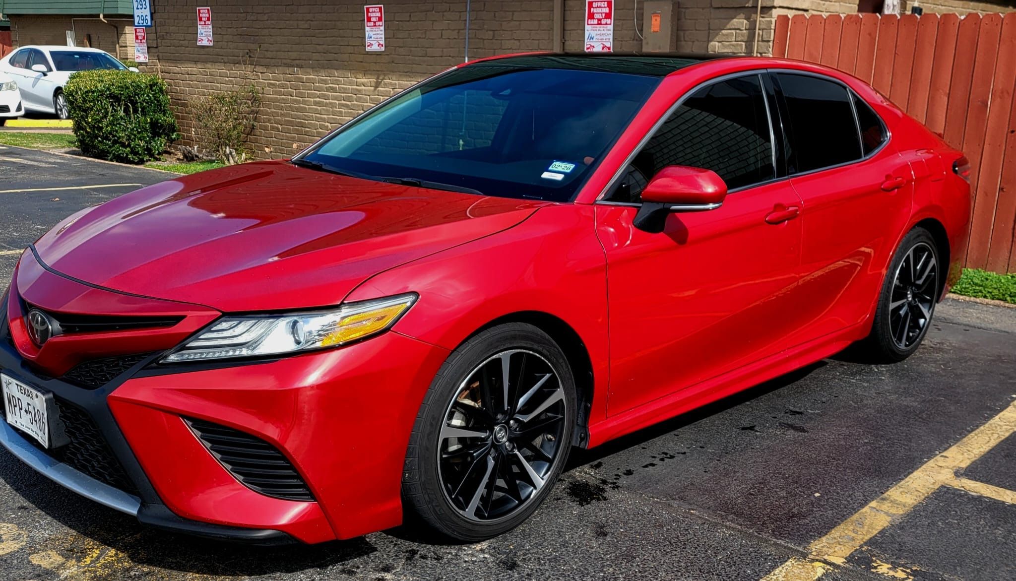 Used 2019 Toyota Camry XSE FWD image 2