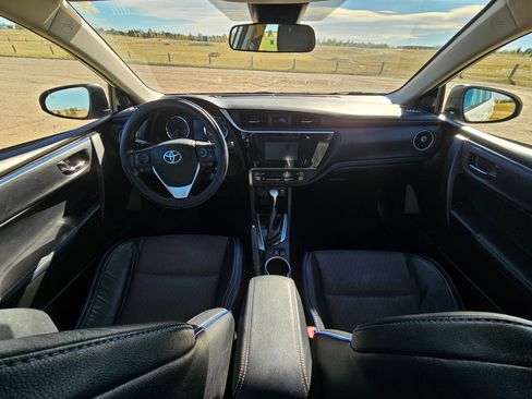 Used 2019 Toyota Corolla SE image 18