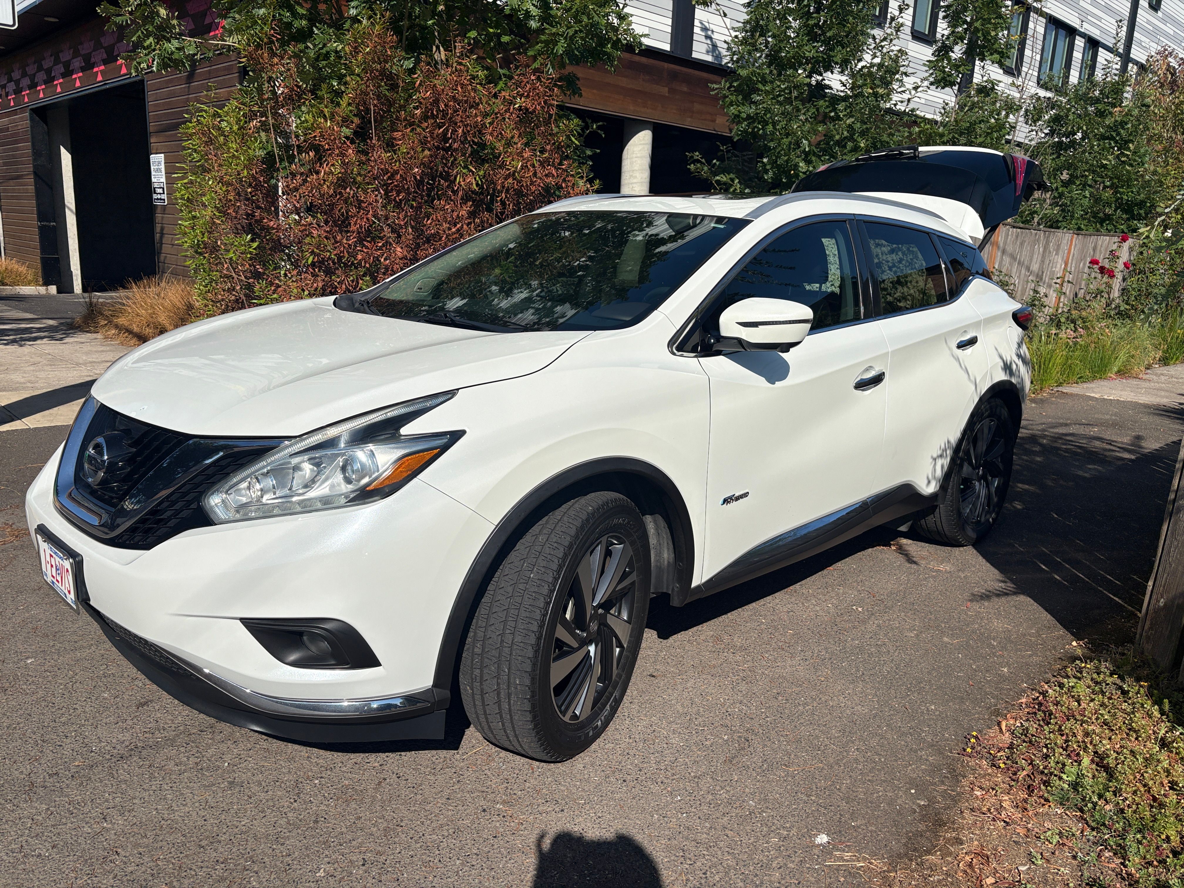 Used 2016 Nissan Murano Platinum w/ Platinum Technology Package AWD/4WD image 1
