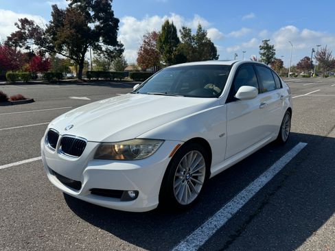 Used 2009 BMW 328i 328i Sedan 4D image 1