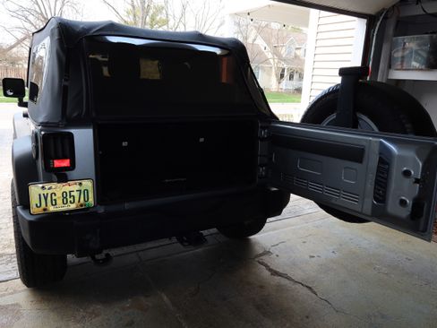 Used 2017 Jeep Wrangler Sport w/ Quick Order Package 24S image 32