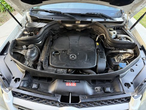 Used 2015 Mercedes-Benz GLK 350 GLK 350 Sport Utility 4D image 17