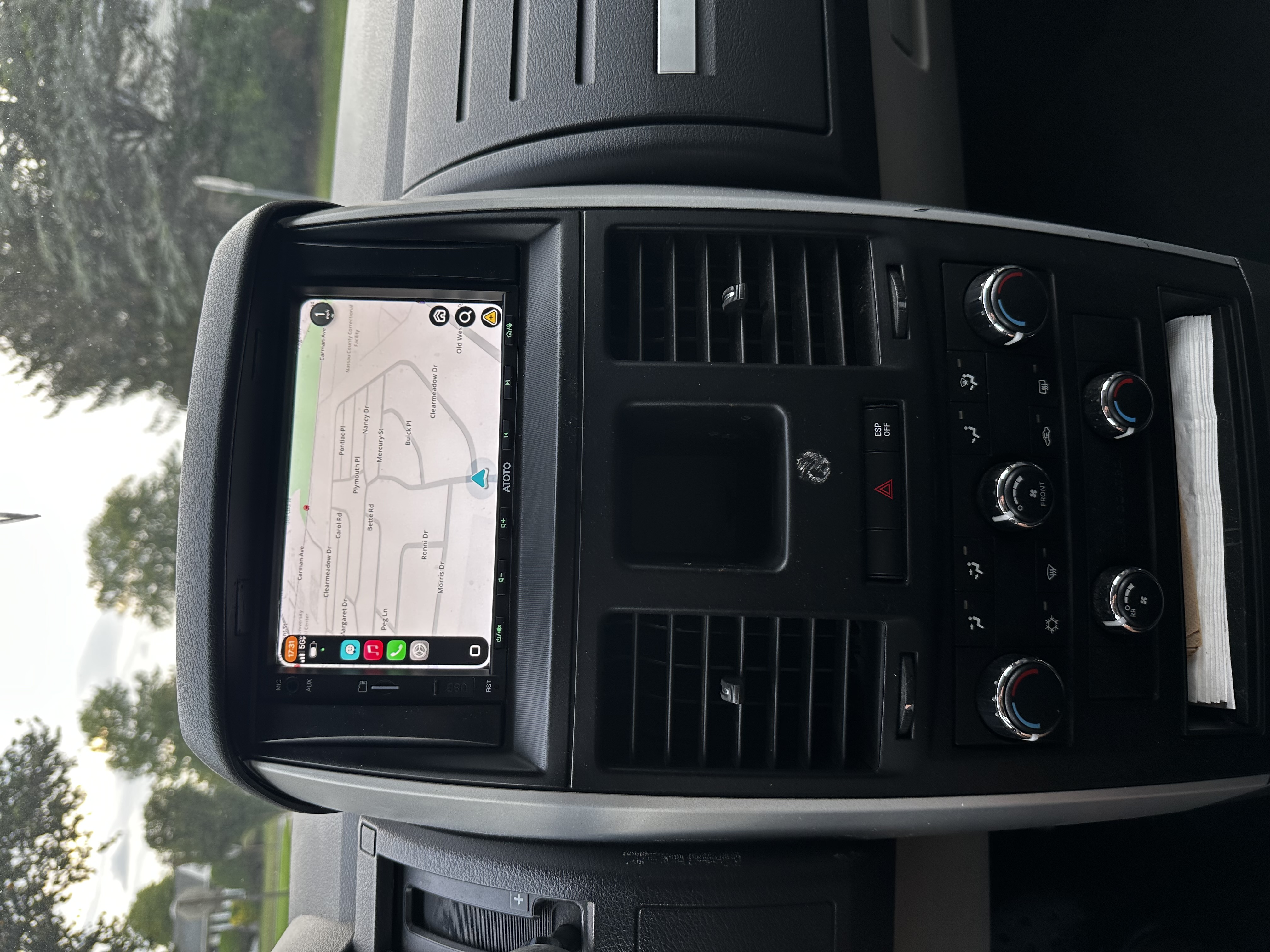 Used 2010 Dodge Grand Caravan SE FWD image 8
