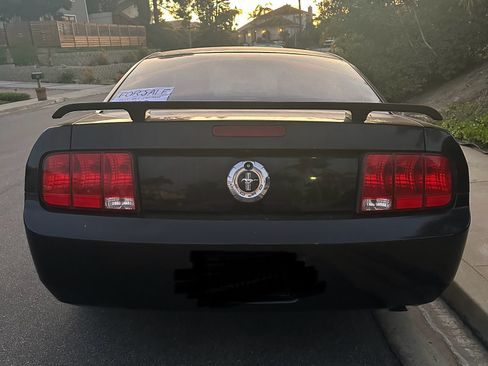 Used 2005 Ford Mustang Premium image 4