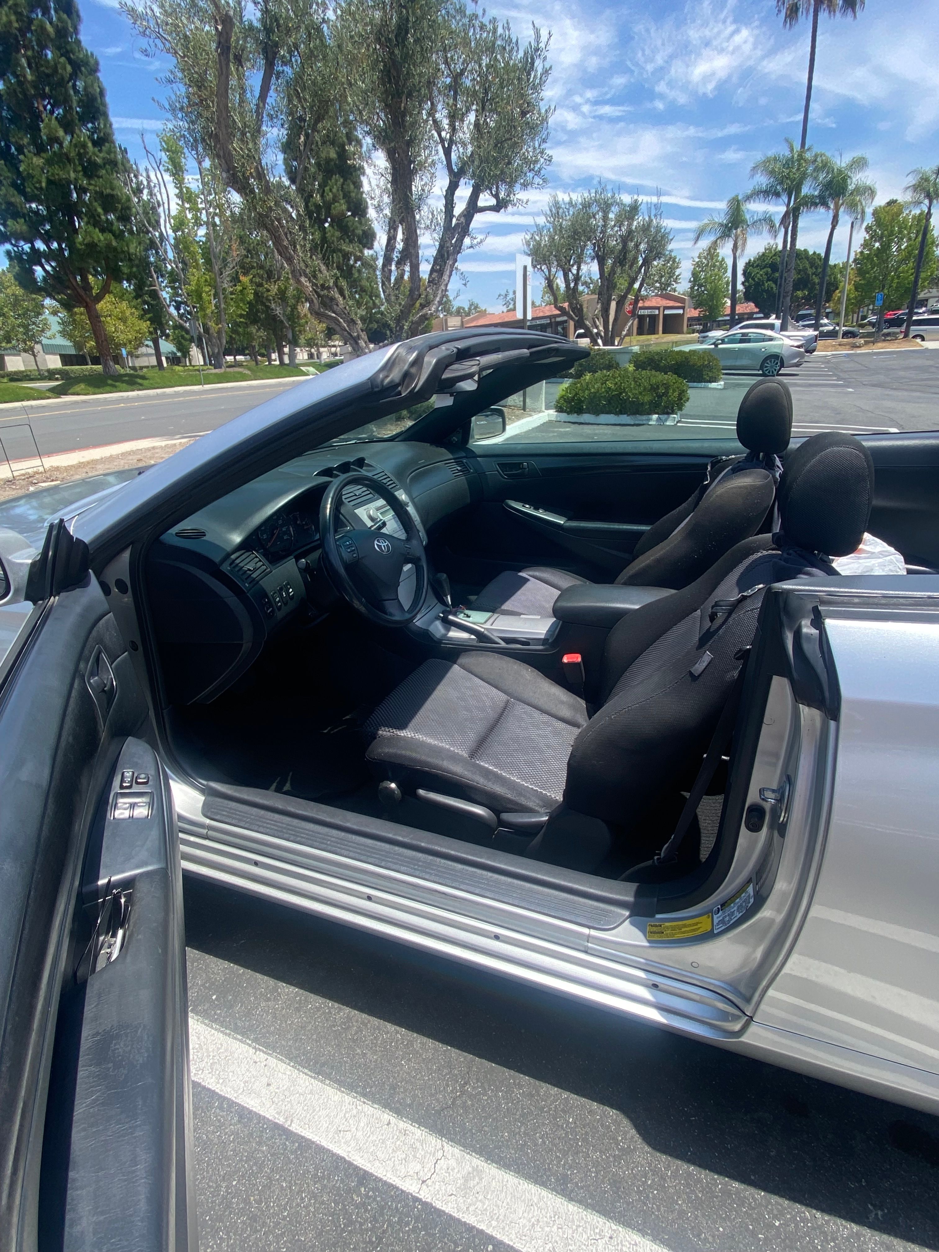 Used 2005 Toyota Solara SE FWD image 2