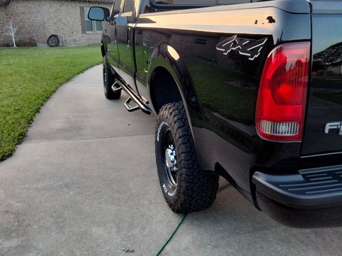 Used 2003 Ford F250 XLT image 9