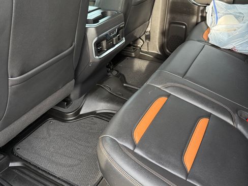 Used 2021 GMC Sierra 1500 AT4 w/ AT4 Premium Package image 6