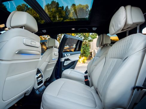 Used 2024 BMW ALPINA XB7 image 17