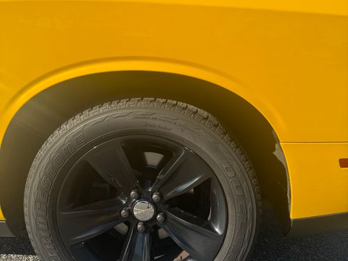 Used 2018 Dodge Challenger SXT image 6