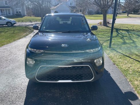 Used 2020 Kia Soul LX image 2