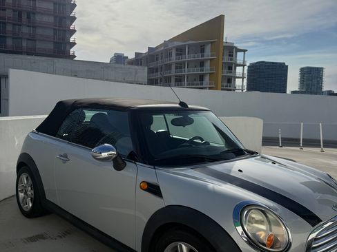 Used 2011 MINI Cooper Convertible FWD image 6