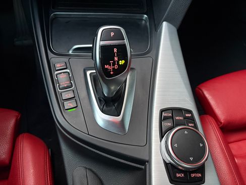 Used 2017 BMW 330i Gran Turismo xDrive image 19