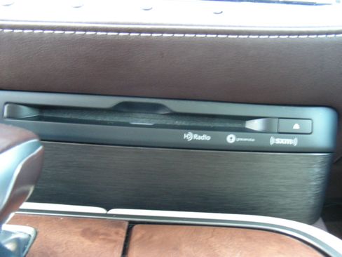 Used 2018 Lexus LS 500 500 Sedan 4D w/ Accessory Package (Z2) image 31