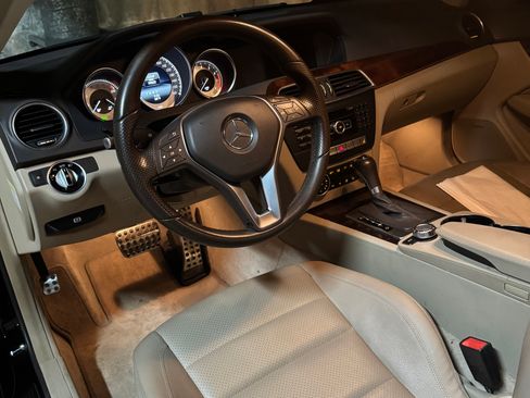 Used 2014 Mercedes-Benz C 250 Coupe image 11