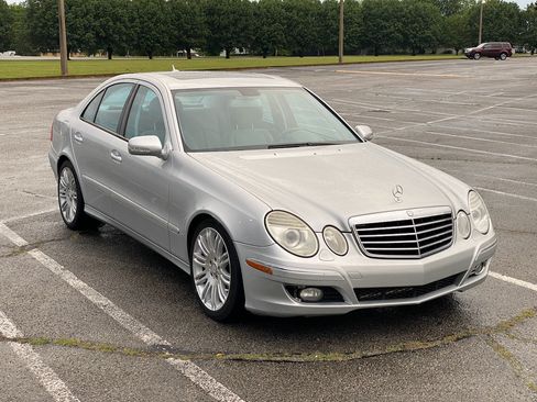 Used 2008 Mercedes-Benz E 350 Sedan image 2
