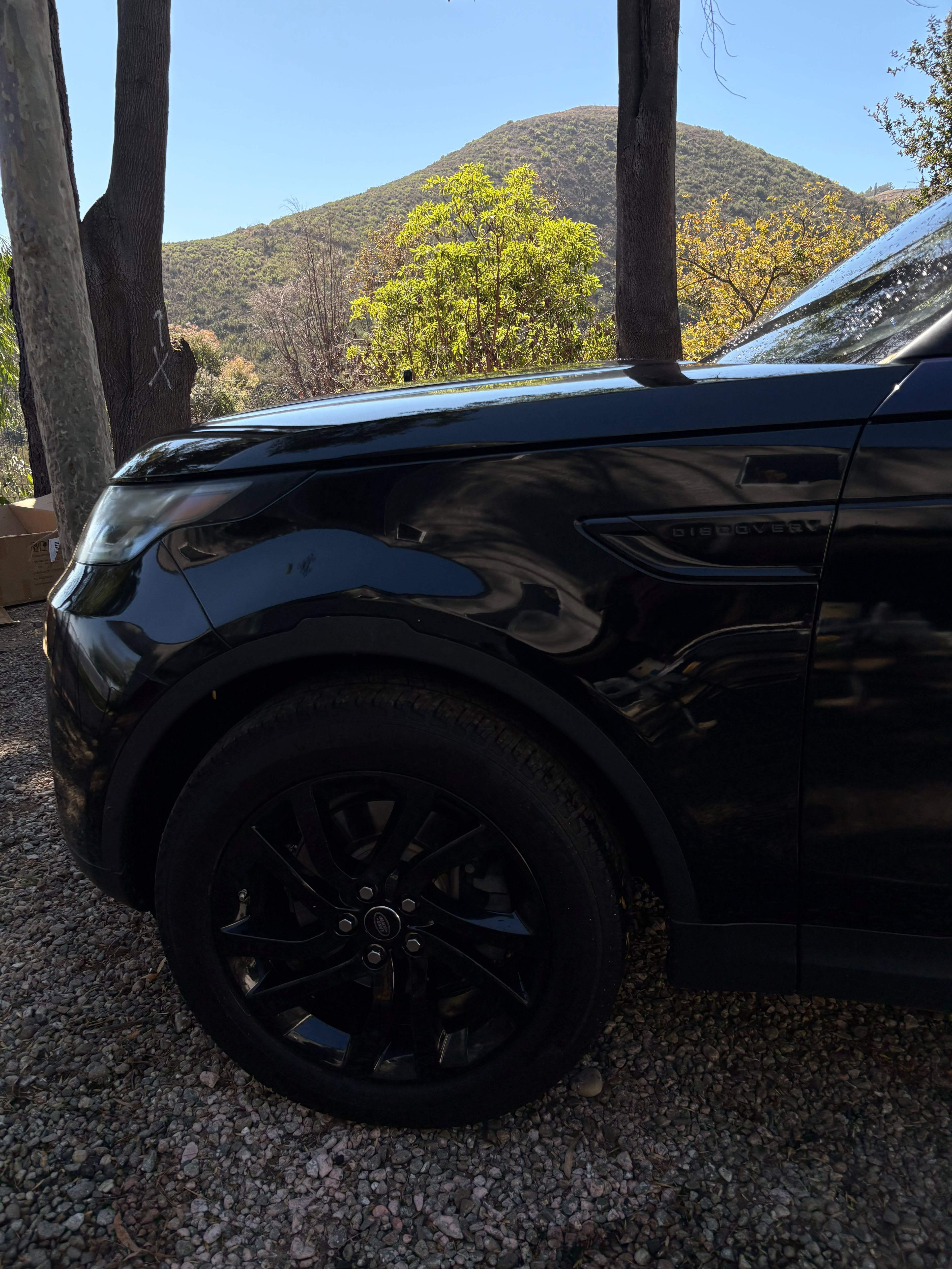 Used 2017 Land Rover Discovery HSE AWD/4WD image 11
