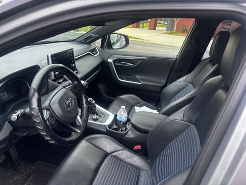 Used 2020 Toyota RAV4 XSE w/ XSE Grade Weather Package image 8