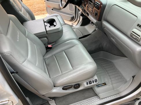 Used 2005 Ford F350 Lariat image 22