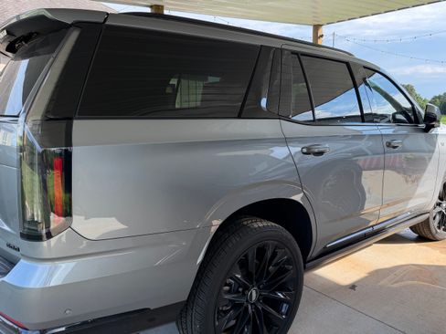 Used 2025 Cadillac Escalade Sport Platinum AWD/4WD image 4