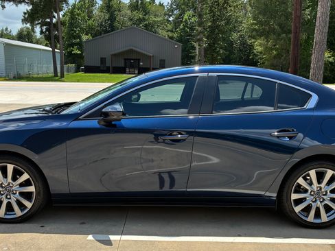 Used 2022 MAZDA MAZDA3 s FWD image 10