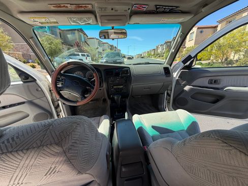 Used 2002 Toyota 4Runner SR5 image 28