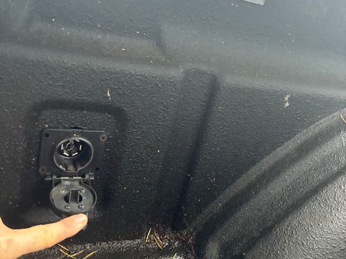 Used 2004 Chevrolet Silverado 2500 LS w/ Heavy-Duty Power Package image 9