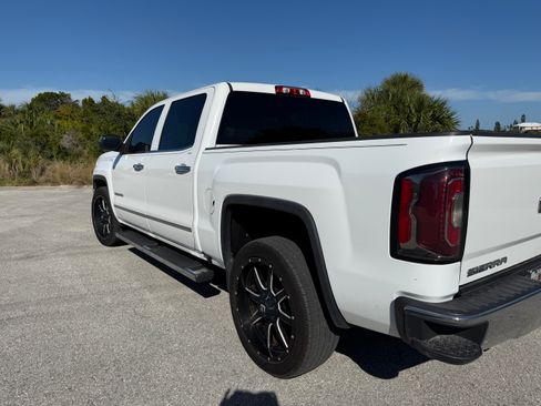Used 2018 GMC Sierra 1500 SLT w/ SLT Premium Package image 12