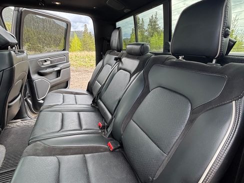 Used 2019 RAM 1500 Laramie AWD/4WD image 13