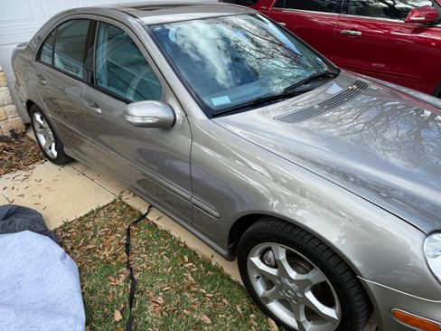 Used 2007 Mercedes-Benz C 230 Sedan image 4