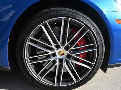 Used 2017 Porsche Panamera Turbo image 22
