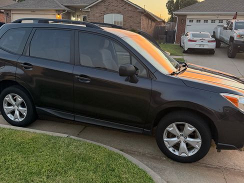 Used 2016 Subaru Forester 2.5i w/ Alloy Wheel Package AWD/4WD image 8