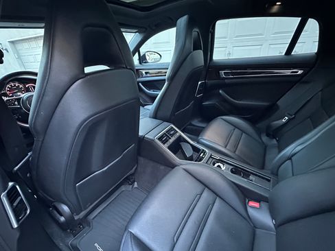 Used 2017 Porsche Panamera 4S image 10