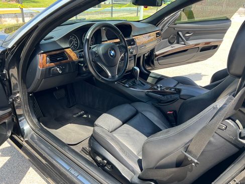 Used 2011 BMW 335i Convertible image 29