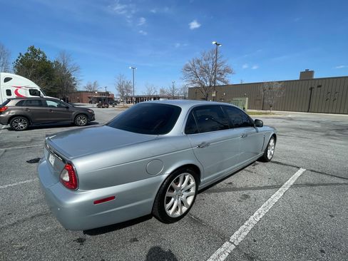 Used 2008 Jaguar XJ8 image 11