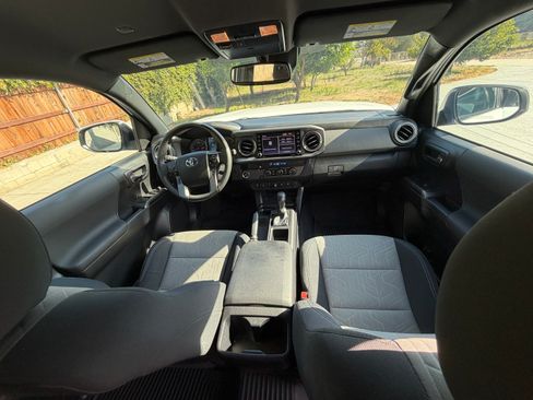 Used 2021 Toyota Tacoma TRD Off-Road w/ Technology Package RWD image 19