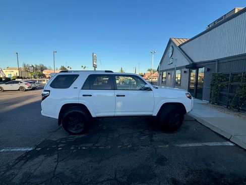 Used 2019 Toyota 4Runner SR5 image 4