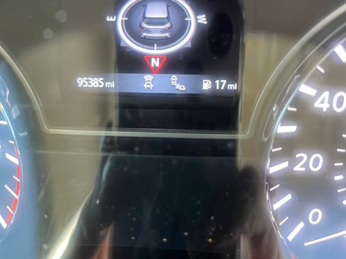 Used 2020 Nissan Pathfinder SL image 12