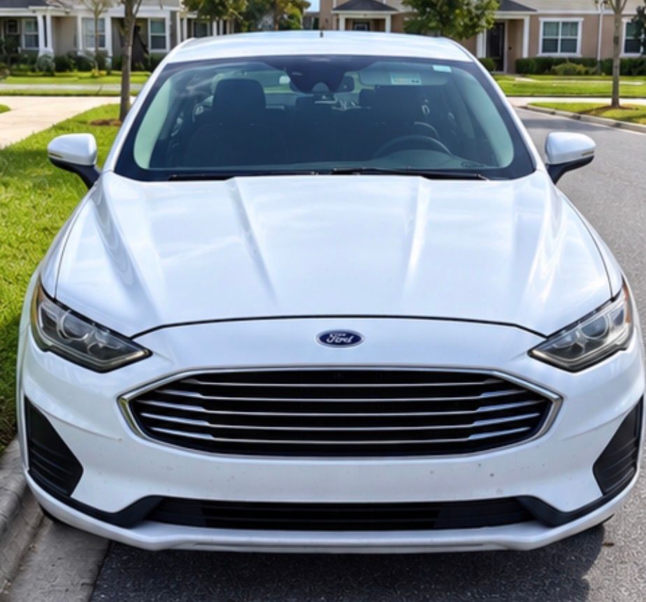 Used 2019 Ford Fusion SE FWD image 4