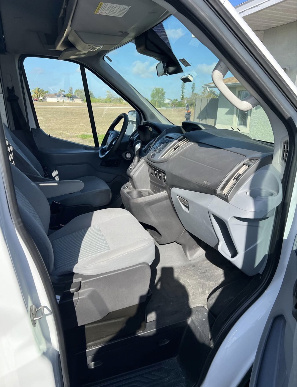 Used 2019 Ford Transit 250 148 Medium Roof RWD image 2