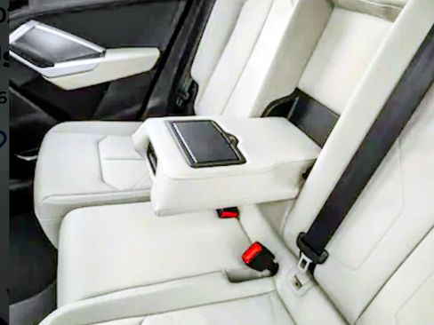 Used 2021 Audi Q3 2.0T Premium Plus w/ Premium Plus Package image 6