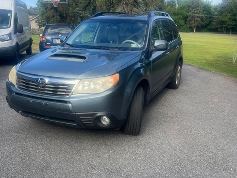 Used 2009 Subaru Forester 2.5XT image 1