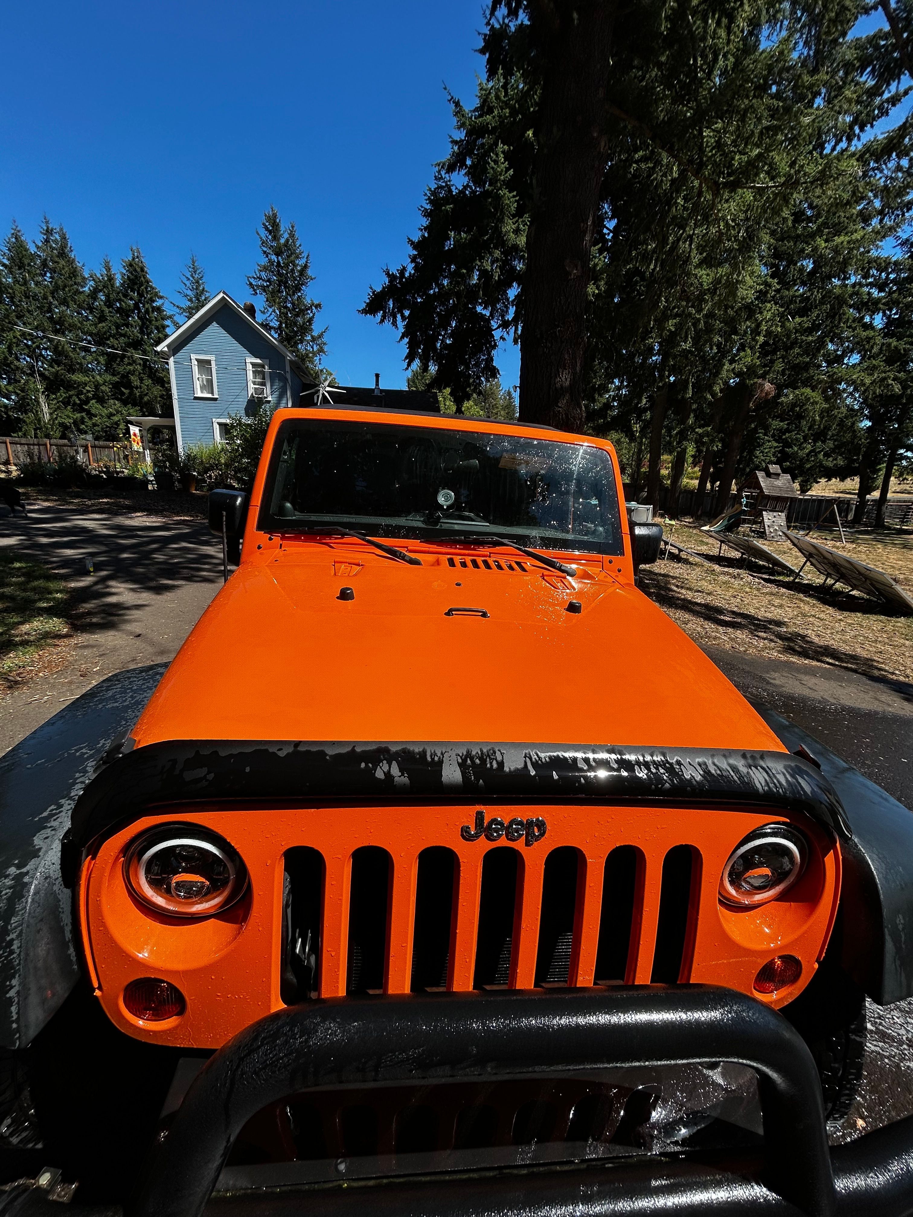 Used 2012 Jeep Wrangler Unlimited Sport w/ Connectivity Group AWD/4WD image 2